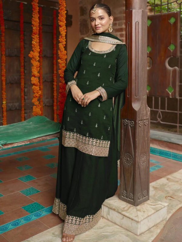 Green Embroidered Silk Blend Straight Suit With Dupatta