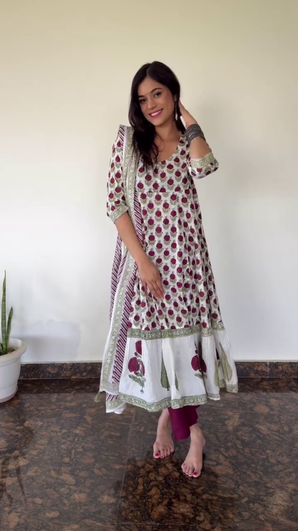 Women Floral Embroidered Regular Kurti with Trousers & With Dupatta - Image 6