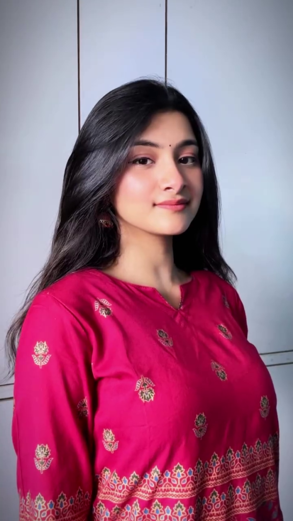 Women Plus size Floral Embroidered Kurta with Trouser & With Dupatta - Image 3