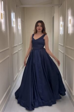 Elegant Navy Blue Sleeveless Gown