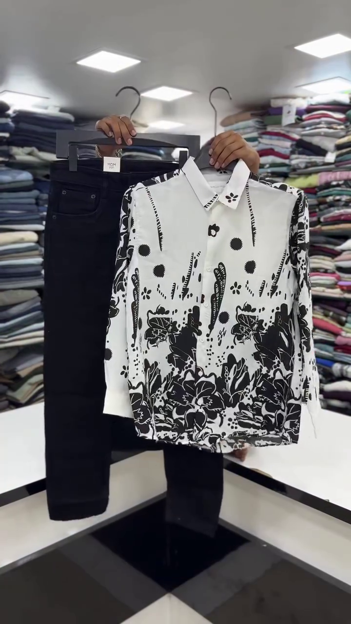 Men Slim Fit Floral Printed Casual Shirt - Image 8