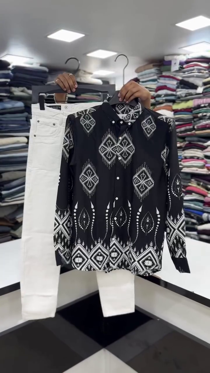 Men Slim Fit Floral Printed Casual Shirt - Image 5