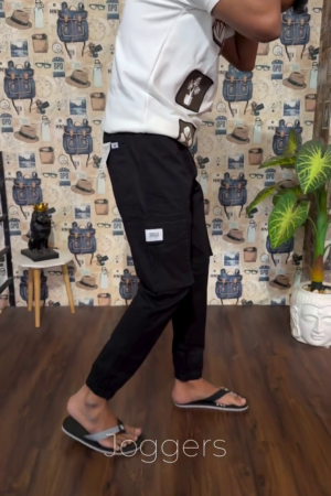 Men Relaxed Straight Leg Easy Wash Cargos Trousers