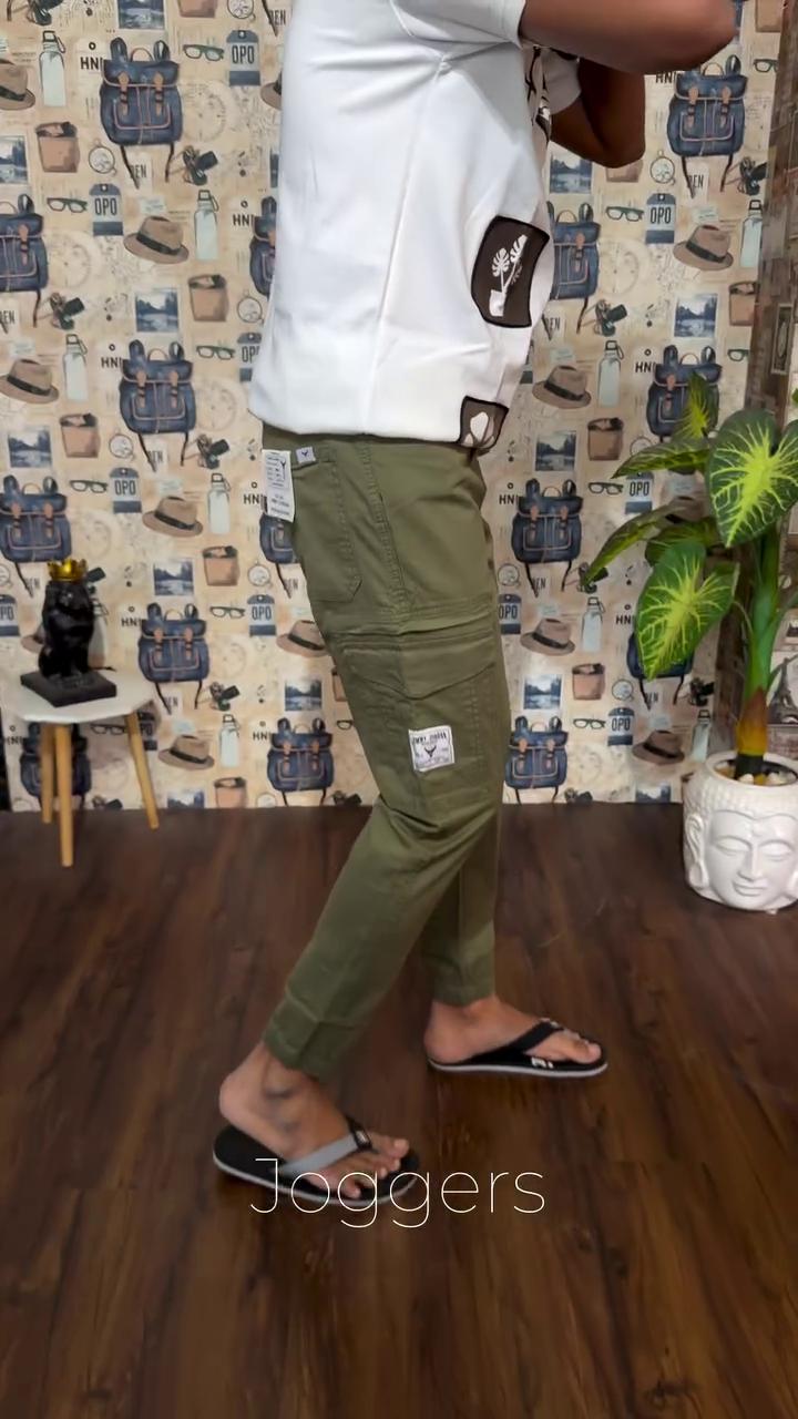 Men Relaxed Straight Leg Easy Wash Cargos Trousers - Image 4