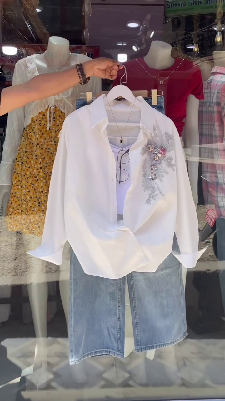 Women's White Shirt Turn-Down Collar Cotton Embroidery Flower Top Button Decor Long Sleeve Blouse Loose Fit