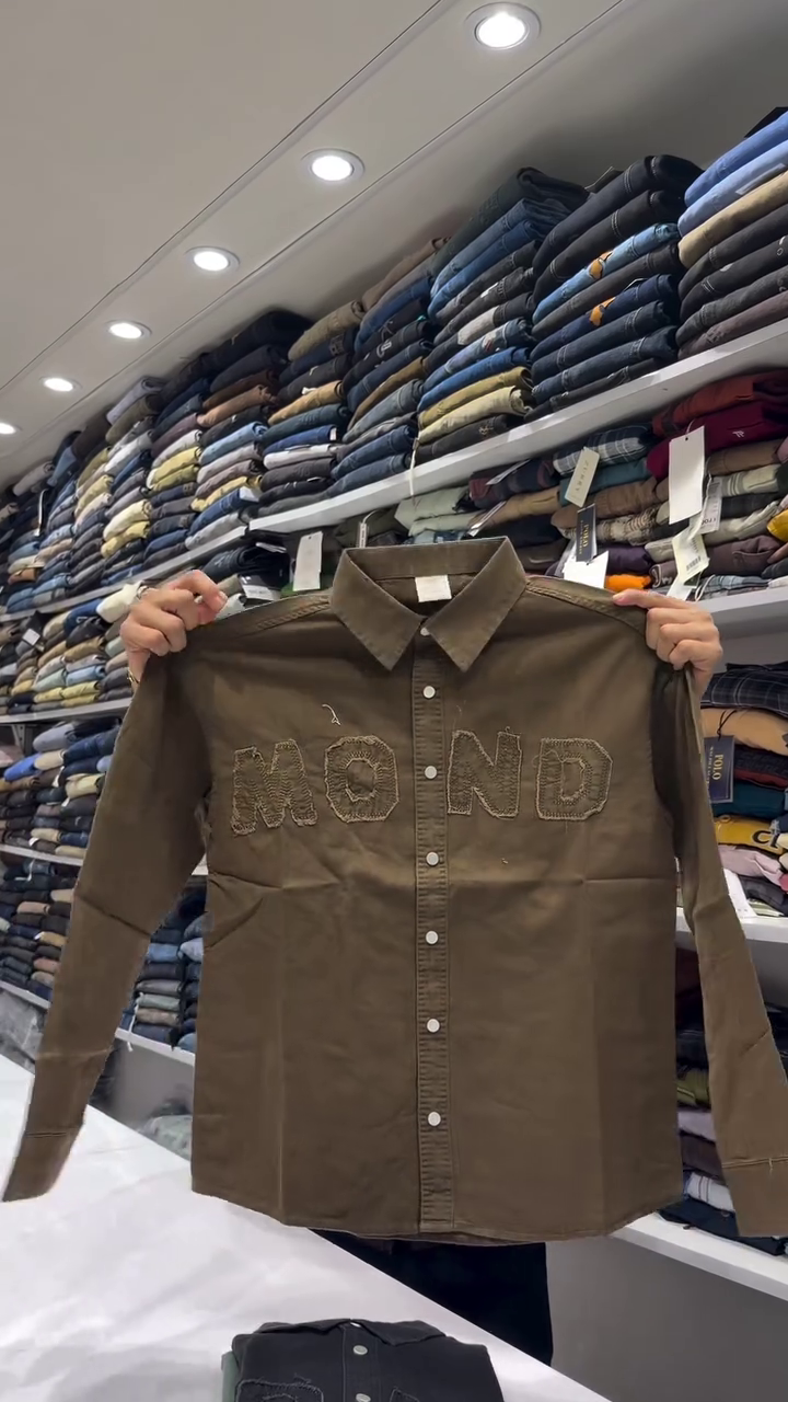 Men Textured Spread Collar Cotton Casual Shirt - Image 6