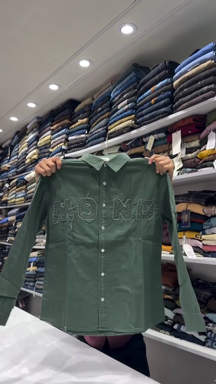Men Textured Spread Collar Cotton Casual Shirt - Image 4
